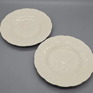 Set Of 2 Wedgwood Cauliflower Ware Ivory Majolica Plates 9 1/8" ca1929 8U29 - Picture 1 of 18
