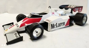 Modello auto metallo die cast McLAREN MP4/2 F1 Alan Prost 1:24 Burago made Italy - Foto 1 di 10