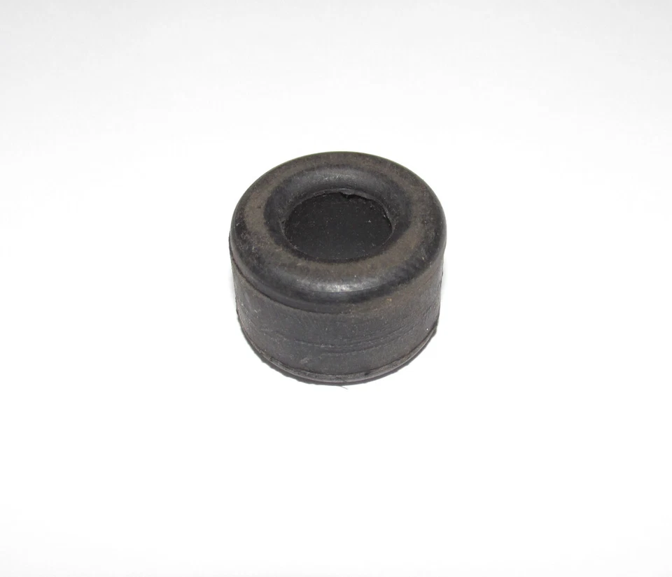 BSA PETROL TANK CENTRE MOUNTING RUBBER 83-0260 42-8012 42-8017 - Image 1 of 1
