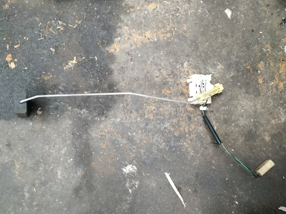 Audi S6 A6 4B 4,2l V8 2,7T Biturbo Schwimmer Tank Füllstandsanzeiger V6 - Bild 1 von 1