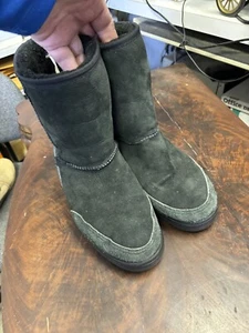 Botas de nieve UGG para mujer 9 cortas negras/verdes gamuza piel de oveja media pantorrilla 5225 - Imagen 1 de 6