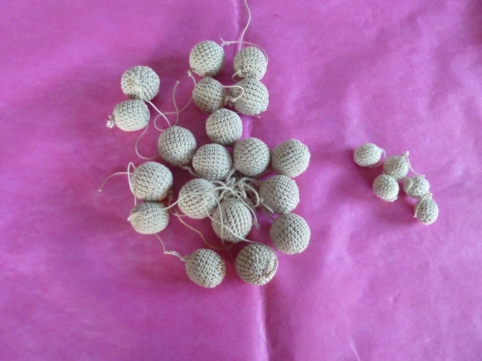 Pompons fait main au crochet coton ancien mercerie passementerie lot 24 pompons - Photo 1/4