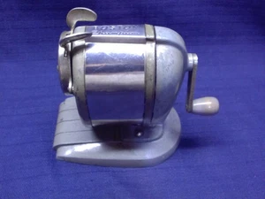 Sacapuntas de alimentación manual de escritorio Boston Champion vintage ~ Art Deco - Imagen 1 de 10