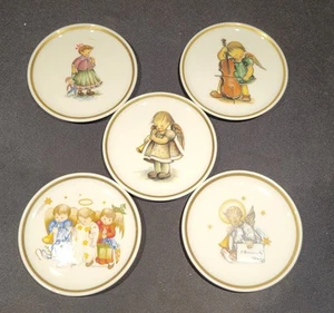 5- 4" The Berta Hummel Museum Minature Plate Collection - Picture 1 of 13