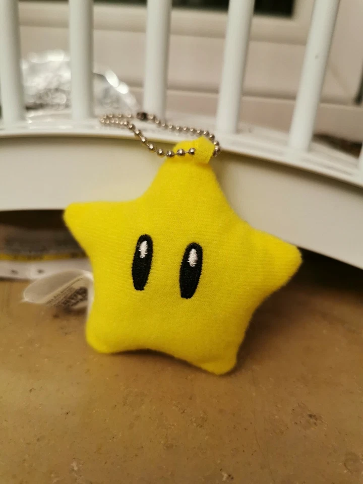 Super Mario Gelber Yellow Stern Star Stofftier Plush Plüsch Figur Key 5 cm NEU