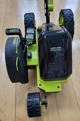 Bordeador inalámbrico RYOBI 40V HP sin escobillas 9" RY40706 (solo herramienta) Foto 1 de 4