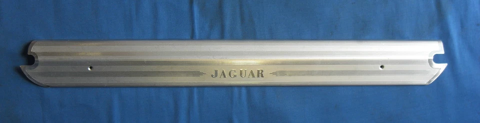 JAGUAR SERIES 1 & 2 XJ6 XJ12 TREAD PLATE LEFT HAND REAR  (BD40805) - Image 1 of 1