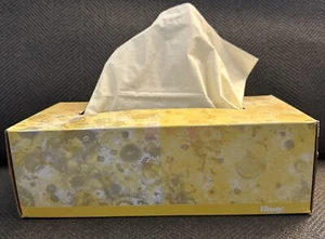 Vtg Yellow Kleenex Facial Tissues 1986 Classic Foil Box Open Box 3/4 Full -PROP - Bild 1 von 5