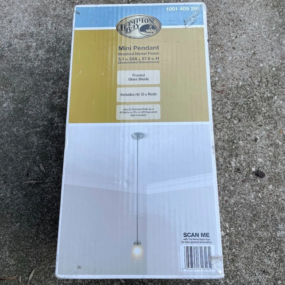 Mini colgante de níquel cepillado Hampton Bay con pantalla de vidrio esmerilado 57,6" de altura Foto 1 de 1