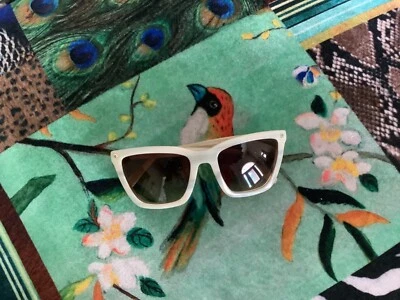 sunglasses Foto 1 de 4