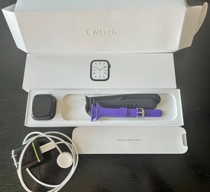 Apple Watch Series 7 45mm Midnight WiFi w/2 bands, Orig Box Excellent Condition! - Photo 1 sur 5