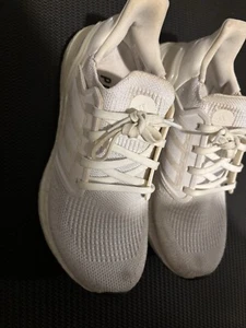 Women’s adidas UltraBoost 4.0 Triple White Size 6.5 - Picture 1 of 9