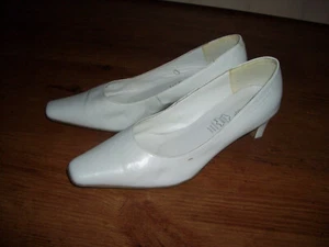 Leder-Pumps von Venturini, Größe 38, weiß, Hochzeit, Braut - Bild 1 von 8