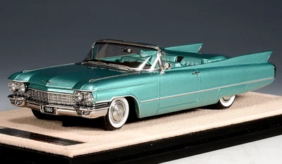 wonderful resin-modelcar 1:43 CADILLAC 62 CONVERTIBLE 1960 - inverness green - - Image 1 of 4