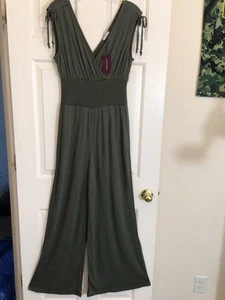 Lascana Green jumpsuit women’s Size 38 Sleeveless NWT - Picture 1 of 3