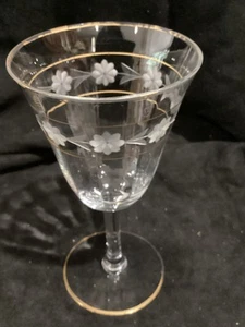 (4) Vintage Crystal wune t Glasses w/ Etched Flower 9 " high - Picture 1 of 7