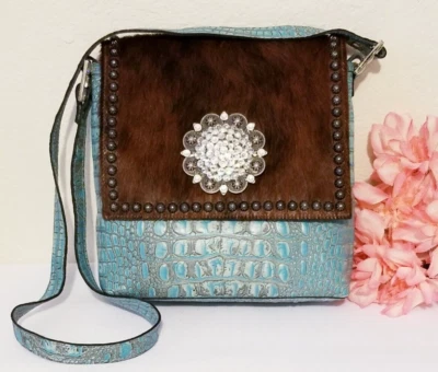 RAVIANI 棕色奶牛隐藏毛皮/TURQUOISE Croc 带水晶 CONCHO 肩包 美国制造 — 第 1/4 张图片