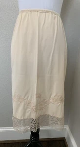 Vintage 60er Jahre kleiner Laros Elfenbein Nylon & Spitze Halbslip - Bild 1 von 7