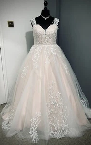 Size 26/28 Blush Lace Wedding Dress - Picture 1 of 7