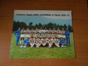 cartolina JUVENTUS-CAMPIONE D'ITALIA e COPPA UEFA 1977-cm.20,5x26 - Foto 1 di 3