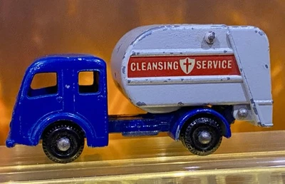 MATCHBOX LESNEY No15 TIPPAX REFUSE COLLECTOR Garbage Truck DIECAST ENGLAND - Image 1 of 4