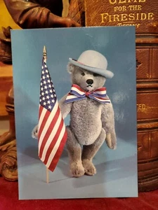 VINTAGE STEIFF POSTCARD 1993 TEDDY-AMERICANA RARE UNPOSTED FLAG BOWLER HAT PHOTO - Picture 1 of 7