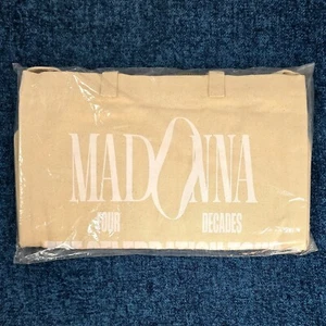 BOLSO DE MANO MADONNA SELLADO CELEBRACIÓN TOUR 2023 BRONCEADO con COLGANTE - Imagen 1 de 11