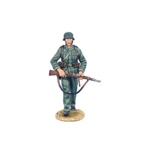 First Legion - GERSTAL063 German Soldier Walking with K98 - Picture 1 of 3