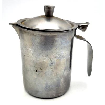 Jarra crema vintage de acero inoxidable con tapa abatible hecha en Japón 5" de alto Foto 1 de 4