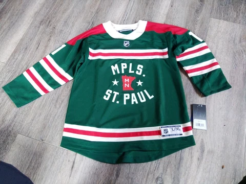 Minnesota Wild NHL Green ZACH PARISE #11 Winter Classic Jersey Youth L/XL NWT!! Cover