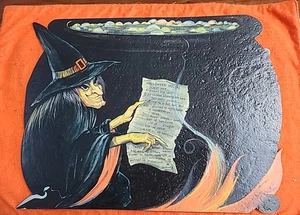 Vintage Halloween Hexe mit Kessel gepresst/gestanzt Papier Tischsets Menge 4 - Bild 1 von 9