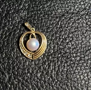 Pearl And Diamond Heart Shaped Pendant 14k Yellow Gold - Picture 1 of 3