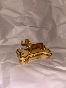 2019 Cloisonne Dackel Schmuckschatulle Dackel sitzend auf einem Knochen - Bild 1 von 10