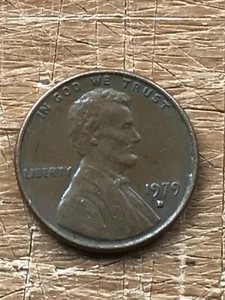 One cent 1979 D Lincoln Memorial Penny RPM filled in D actual coin pictured - Picture 1 of 3