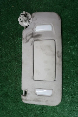 2015 2016 17 18 19 CHEVROLET TRAVERSE RIGHT Sun Visor OEM 1 Peice 268-12671R - Image 1 of 3