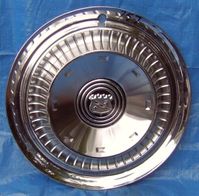 RF957 1953 1954 53 54 Oldsmobile Hubcap Hub Cap Dog Dish - Image 1 of 4