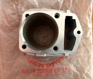 12100-324-010 CILINDRO GENUINO PARA HONDA CB125S - Imagen 1 de 3