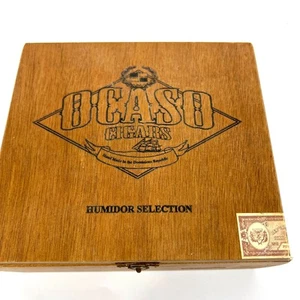 Caja de cigarros de madera tallada vintage OCASO - Imagen 1 de 8