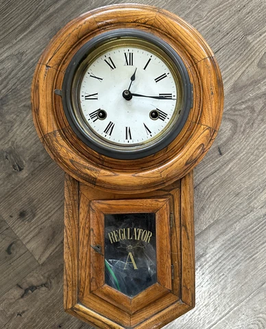 Vintage Oak Wooden W/Brass Pendulum Chime Wall Clock Key Cover