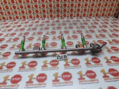 Toyota RAV4 2010-2018 riel de combustible con juego de inyectores 23814-36040 OEM Foto 1 de 4