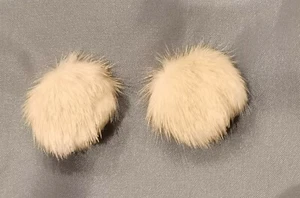 Vintage Glamour Cream Fur Clip-on Earrings - 1950s/60s - Picture 1 of 3