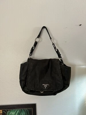 正品普拉达复古皮革单肩包黑色 — 第 1/4 张图片