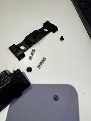 LG 32UN880B MONITOR Retention bracket, screw set and holders, misc - Image 1 of 4