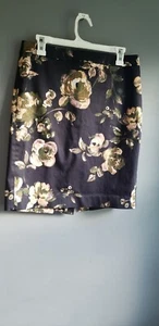 Gonna a matita The Signature J. Crew taglia 6 nero floreale - Foto 1 di 4