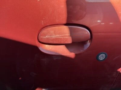 Manija de puerta exterior delantera usada se adapta a: 2003 Saturn Ion delantero grado C Foto 1 de 4