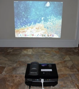 BenQ MP525ST Short-Throw DLP Projector | 298 Lamp Hrs | 2500 Lumens | XGA | HDMI - Picture 1 of 13