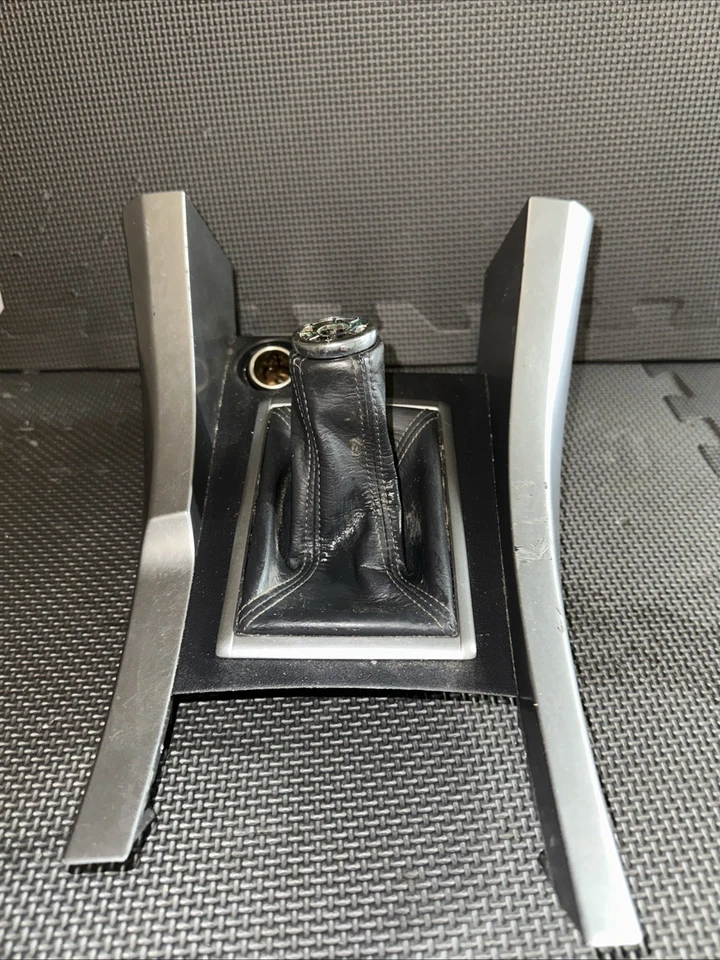 Scion TC 2006 consola central palanca de cambios bisel OEM Foto 1 de 4