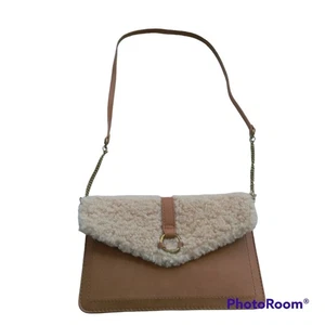 Universal Thread Crossbody hellbraun mit Sherpa Tasche - Bild 1 von 7