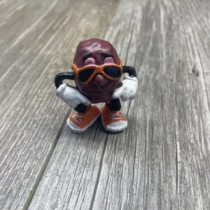 Vintage 1987 California Raisins Hands On Hips PVC Figure CALRAB Orange Glasses - Picture 1 of 5