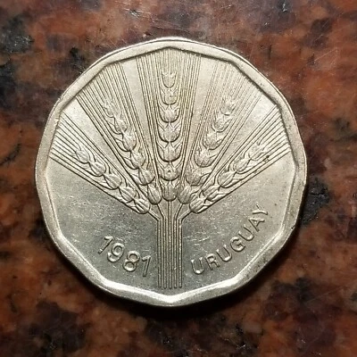 1981 URUGUAY 2 PESOS COIN - #B1774 - Image 1 of 2